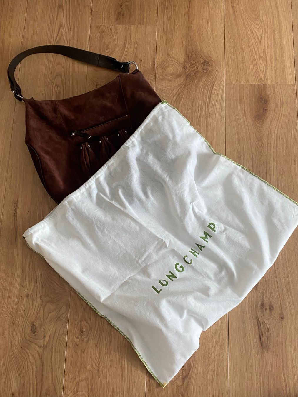 Longchamp Borse da donna: A vendre sac Longchamp en daim – Usato da Le Vaud venduto da cva_g6bb 4