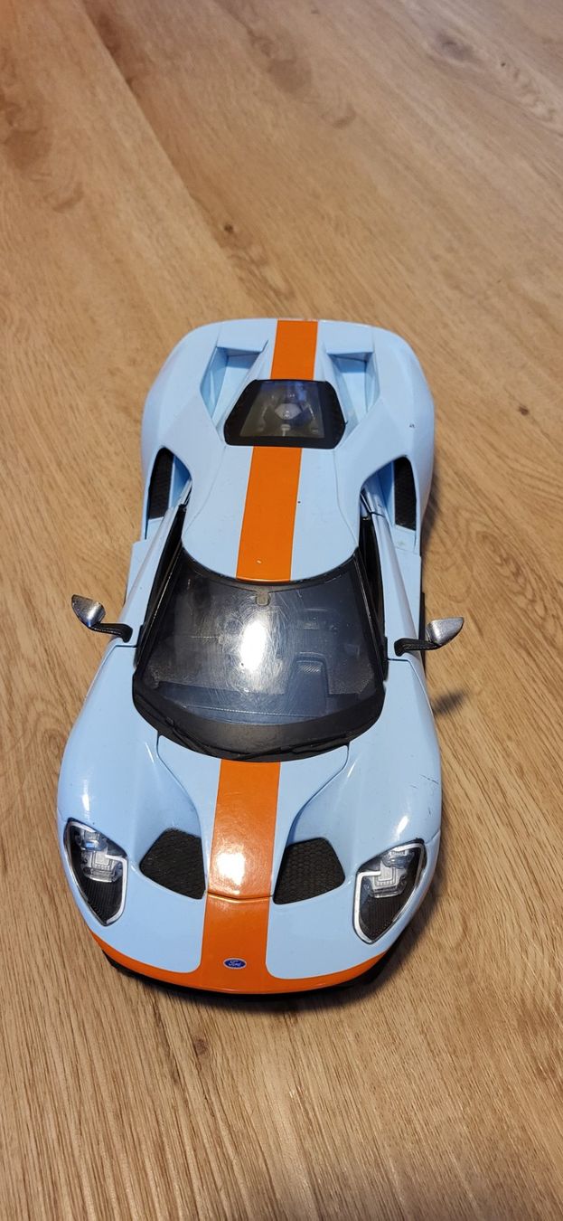 Spielzeuge: Ford GT 2017 1/18 – Gebraucht aus Schleinikon von Frida11 1