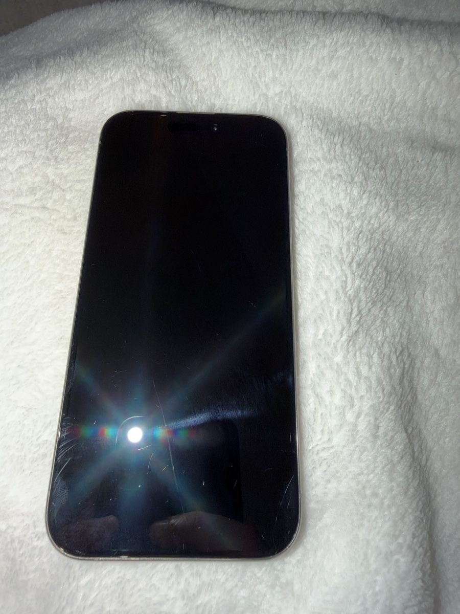 Apple Telefoni cellulari / Smartphones: iPhone 15 Pro 128GB – Usato da Rotkreuz venduto da tiger1996 4