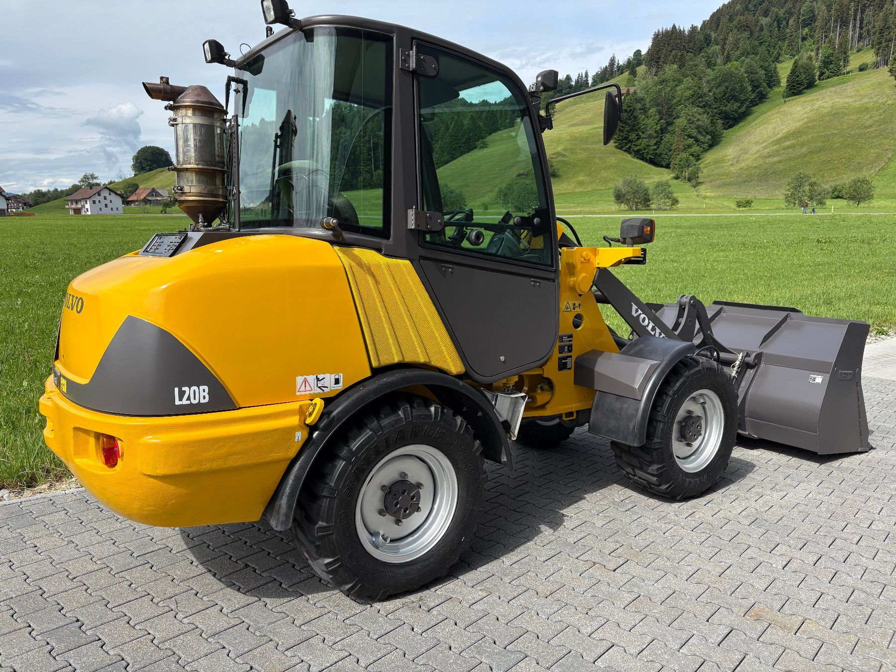 Hoflader: Volvo L20B Pneulader – Gebraucht aus Rothenthurm von FHS6418 1