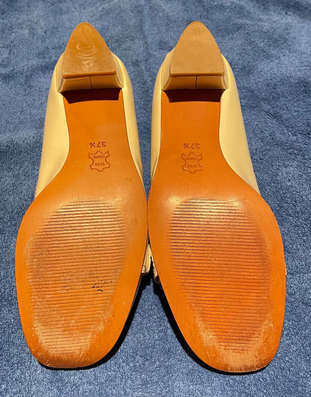 Navyboot Damenschuhe: Navyboot Pumps, Lackleder cremiger weiss, Gr. 371/2 – Gebraucht aus Kriens von Angie88 1