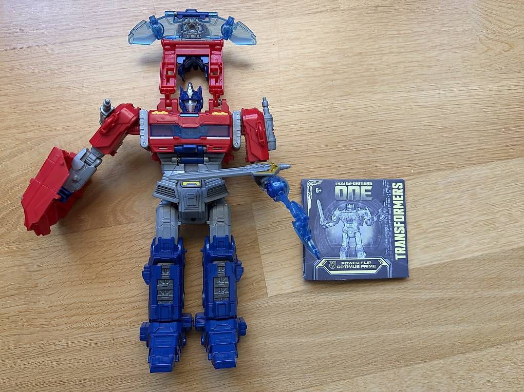 Hasbro Jouets: Transformers Power Flip Optimus Prime – D'occasion à Männedorf par sofilly 3