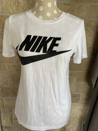 Nike T-Shirt Damen XS, weiss mit Logo - Top Zustand für den