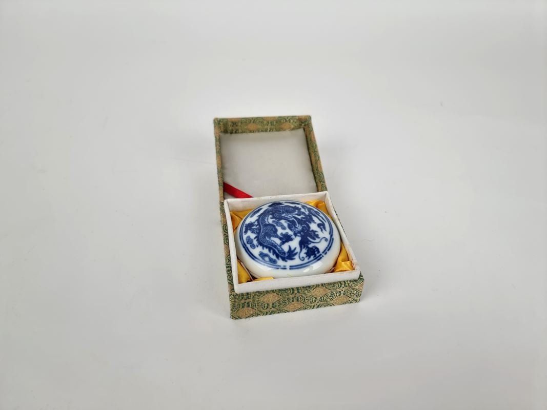 Peintures: Farbpaste aus China – Neuf avec emballage d'origine à Urtenen-Schönbühl par Restwert_Schoenbuehl