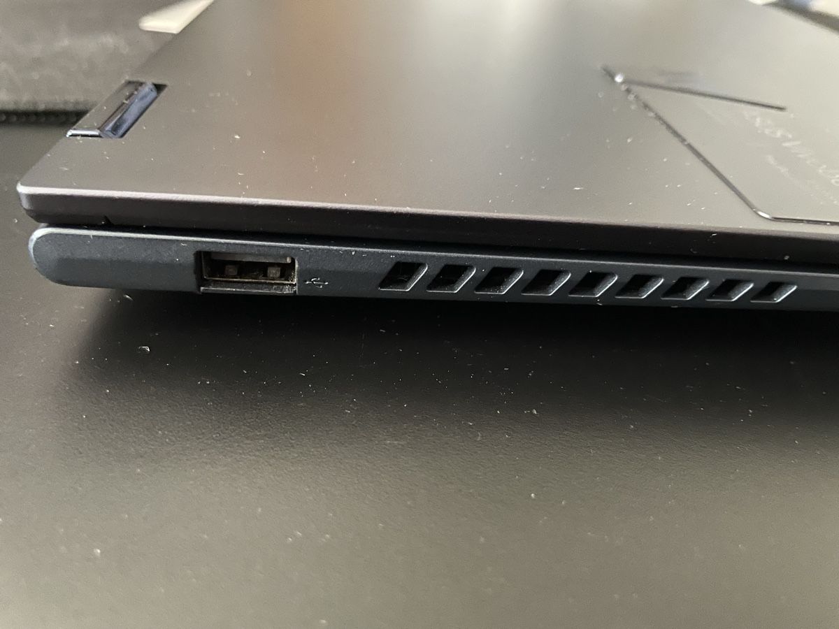 Asus Notebooks: Asus  Vivobook Intel i5 16Gb  – Gebraucht aus Nesslau von PuchDriver07 1