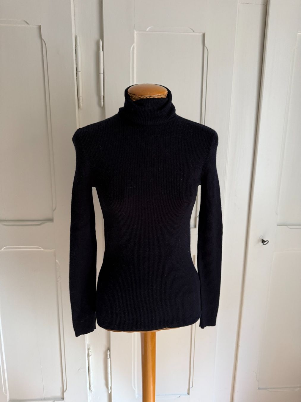 Uniqlo Maglioni & Felpe: UNIQLO - Feinstrick Rollkragenpullover aus Wolle M – Usato da Zürich venduto da Diazaio