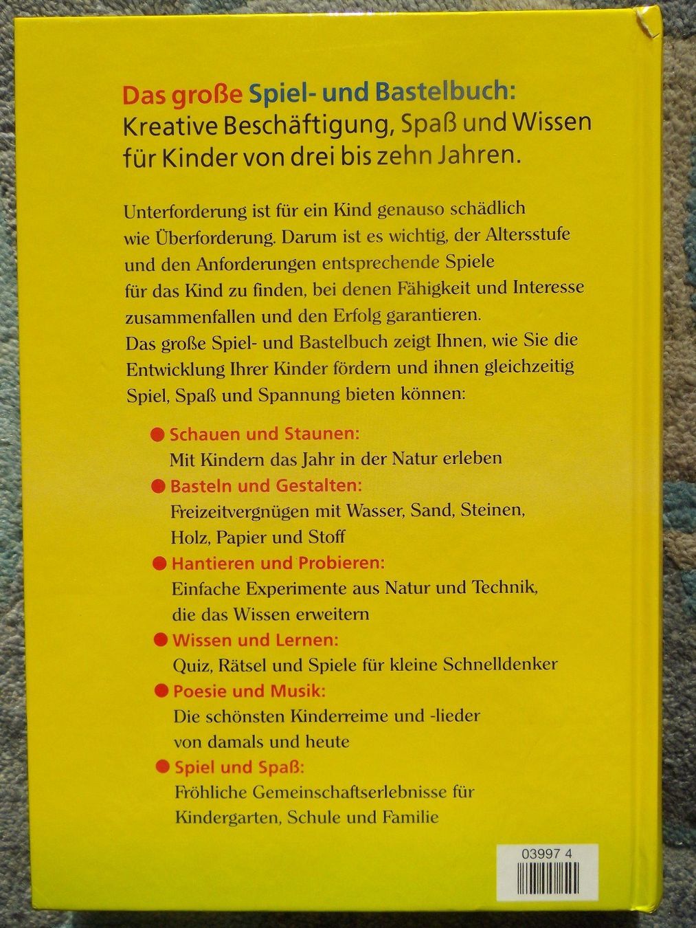 Libri: Das grosse Spiel- und Bastelbuch – Usato da Uster venduto da urs_75by 1