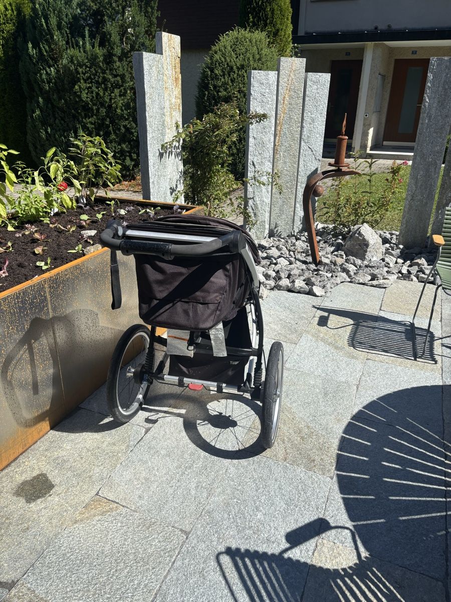 Thule Kinderwagen: Thule Kinderwagen – Gebraucht aus Engelberg von Orangensigma247 1