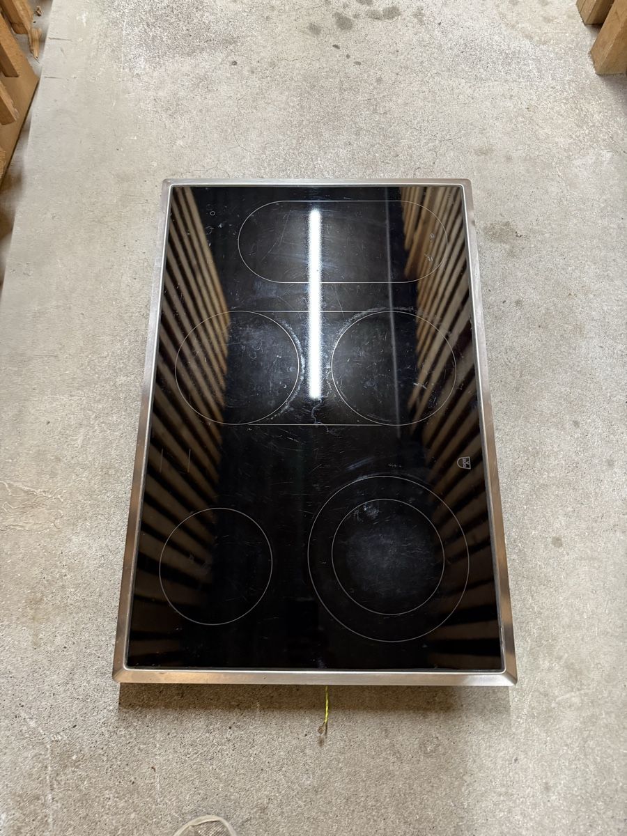 Cucine: Herd. Plate. pCookTop V600 E804B – Usato da Adliswil venduto da F.B.E