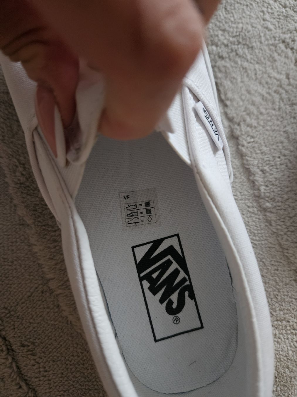 Vans Scarpe da donna: Vans + Mango Slipons/ Gr 39 – Usato da Baar venduto da BlackCat_13 1