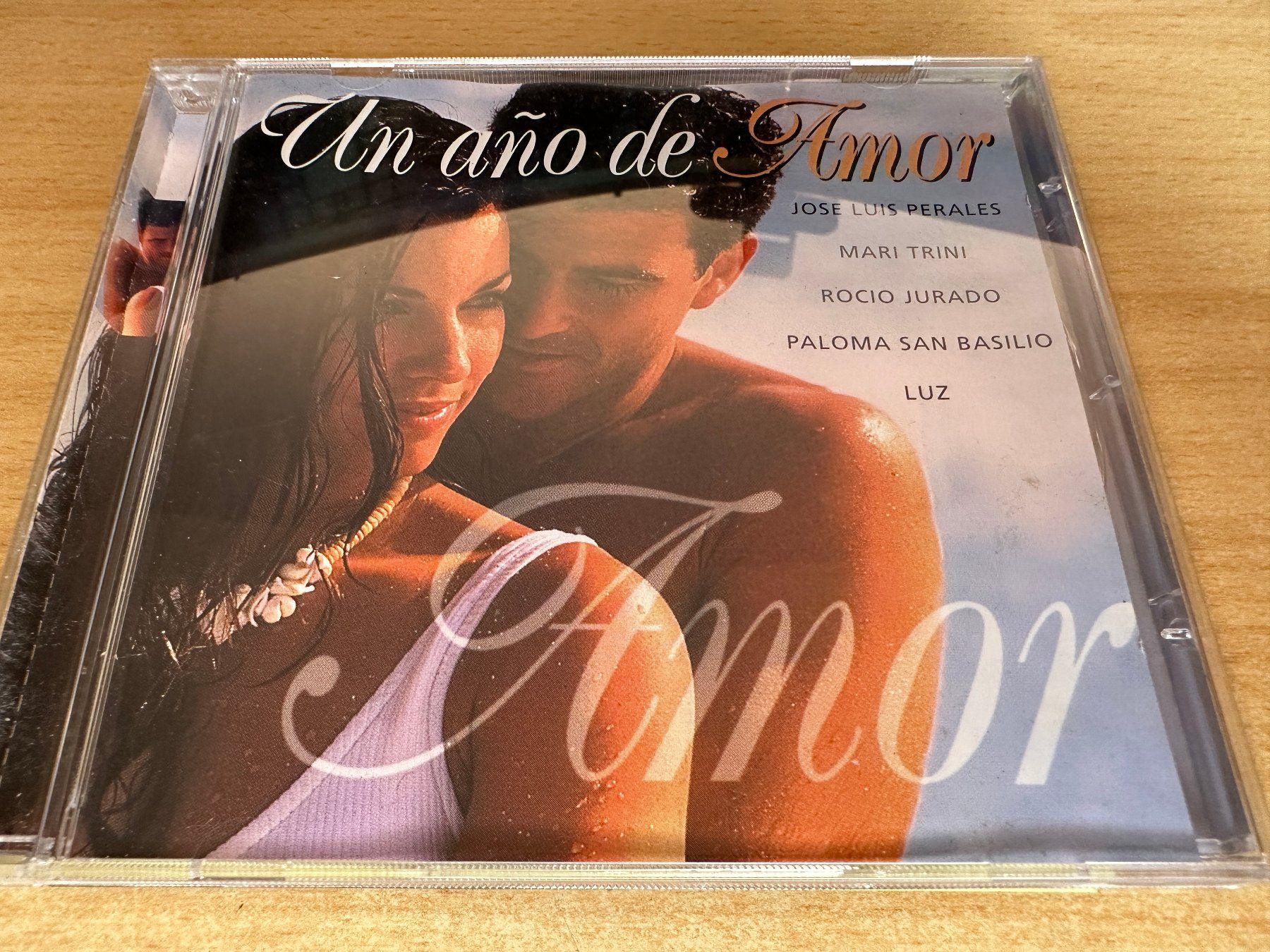 CD: C3 Various - Un Año De Amor – Usato da Rikon im Tösstal venduto da Alpenmutz