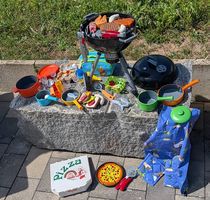Spiel Weber-Grill, diverse Pfannen, Spiel-Essen etc.
