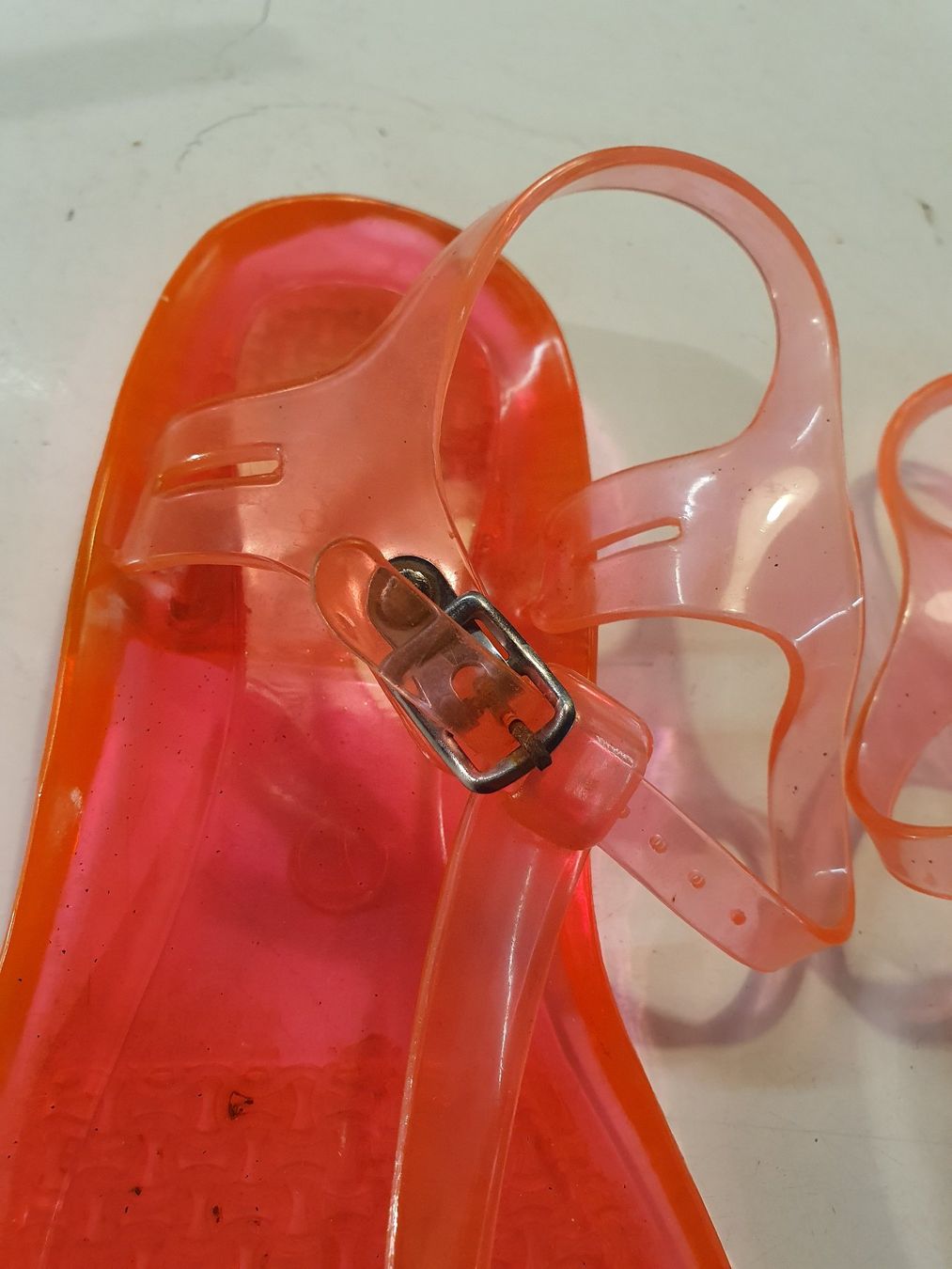 Scarpe per ragazze: Plastiksandalen rot grösse 7 – Usato da Zürich venduto da loosebone 2