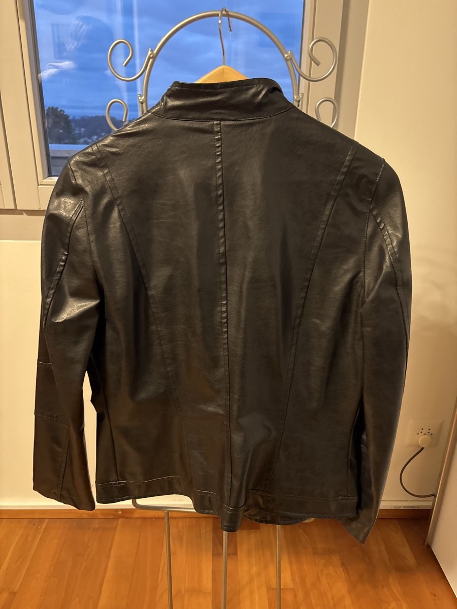 Giacche: Coole Lederjacke Gr. 38 Schwarz ENERGY – Usato da Oberwil BL venduto da Big-al 2