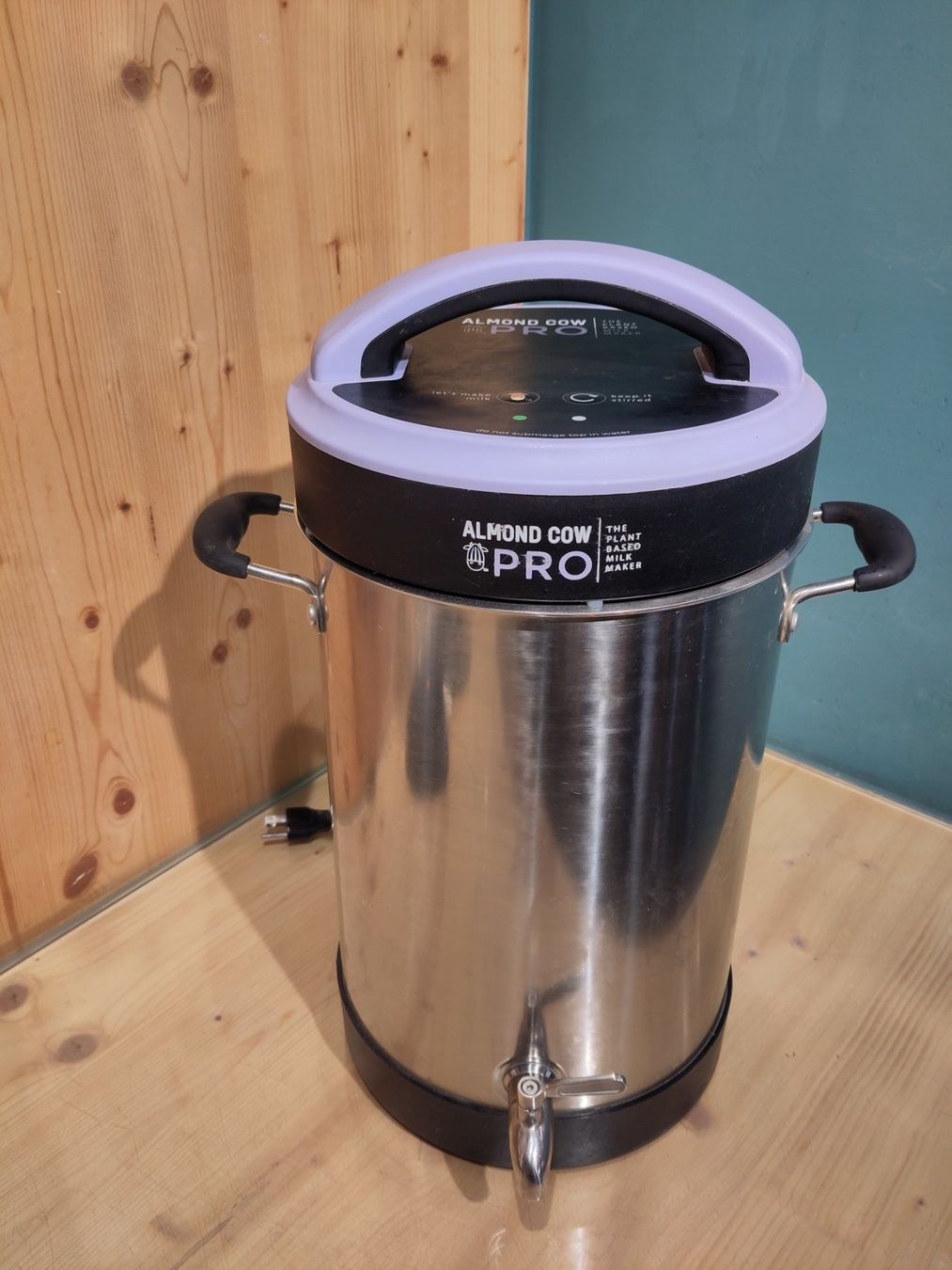 Elettrodomestici da cucina: Pflanzenmilchbereiter mit Adapter – Usato da Einsiedeln venduto da Valeria89