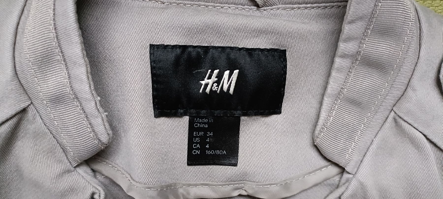 H&M Giacche: schöne Jäckli von H & M Gr. 34 Baumwolle – Nuovo (secondo la descrizione) da Porza venduto da tbch 1