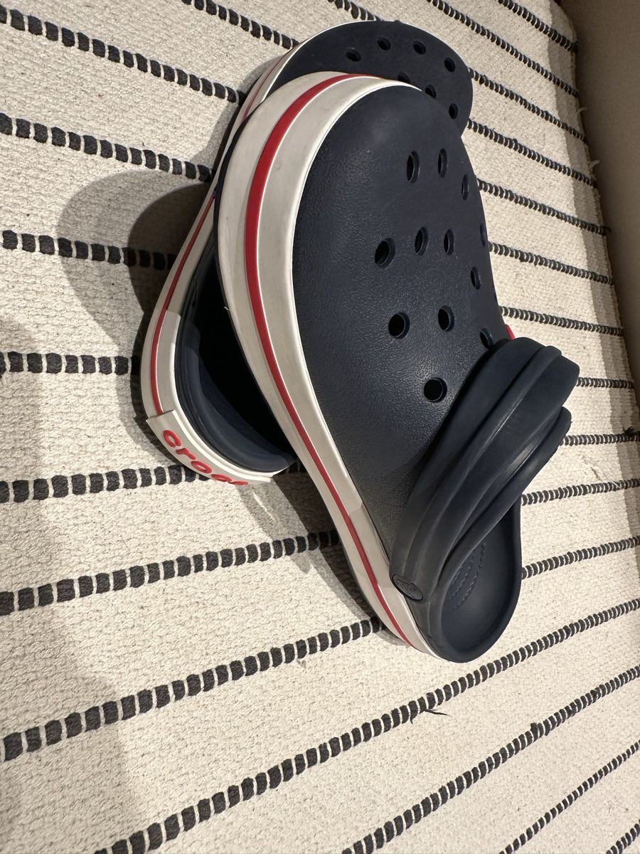 Crocs Herrenschuhe: Crocs blau neuwertig Grösse 40-41 – Gebraucht aus Ardez von 2004ankek 2