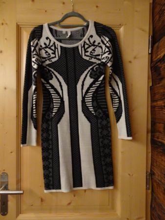 Schwarz-weisses Strickkleid von Bodyflirt Gr. XS - 260340