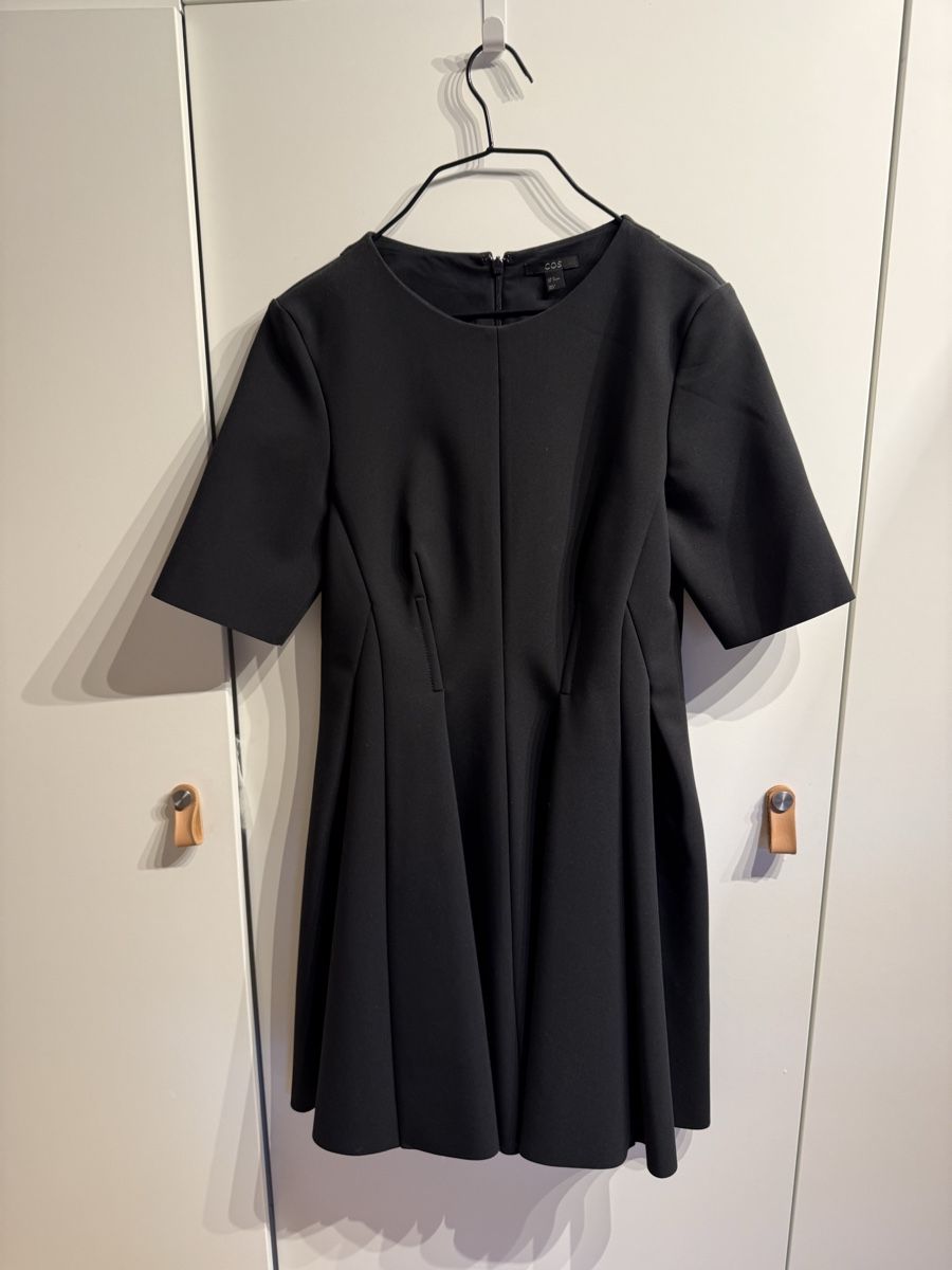 Cos Vestiti: COS Robe noir 36 – Usato da Zürich venduto da mimi2013