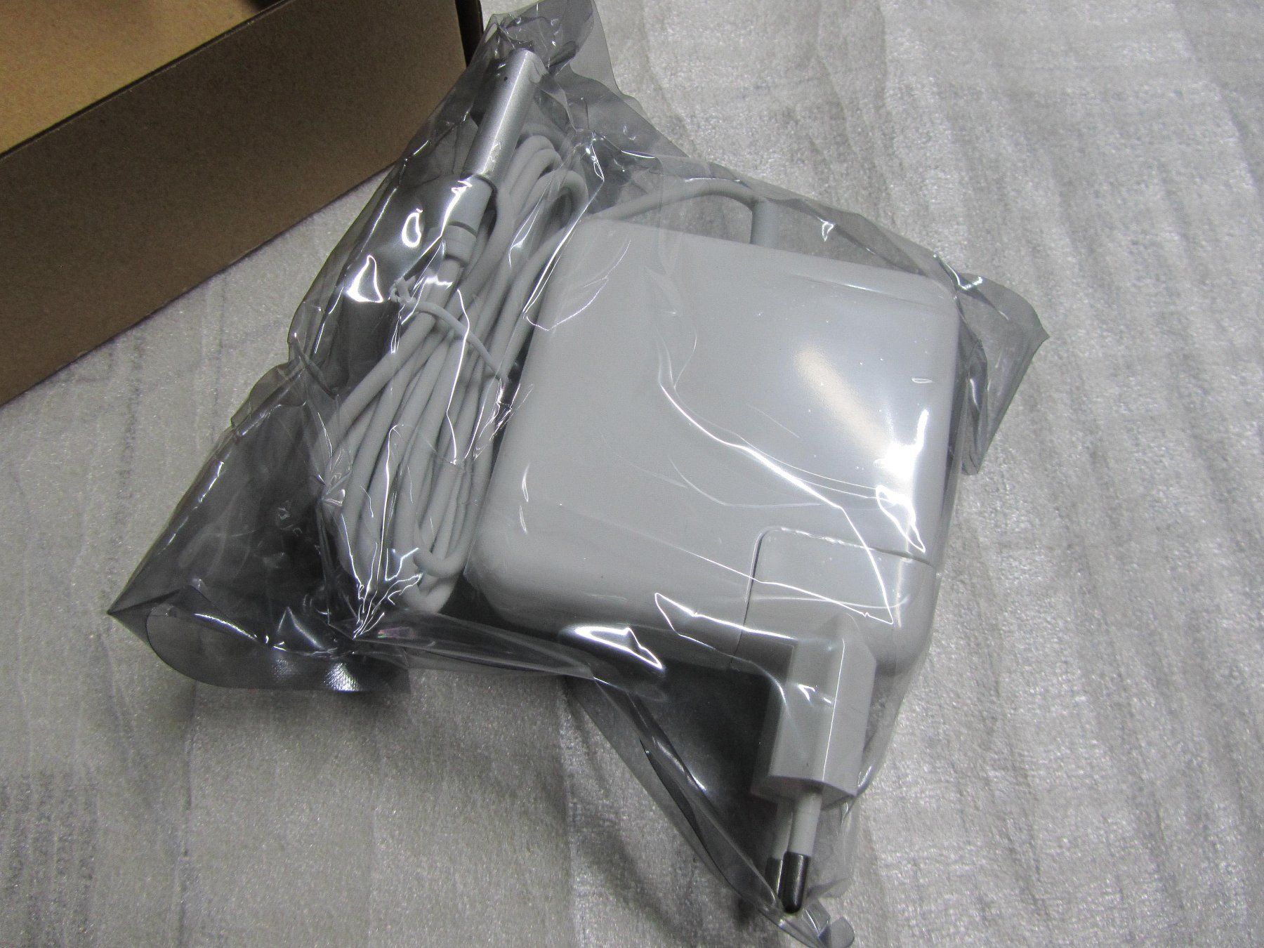 Apple Notebook: 60W Netzteil MacBook Pro & Air L Stecker – Usato da moosseedorf venduto da RTN10 1