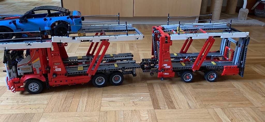 Kit di costruzioni: Bisarca lego Technic con 2 auto – Usato da Rancate venduto da mic_7bfw