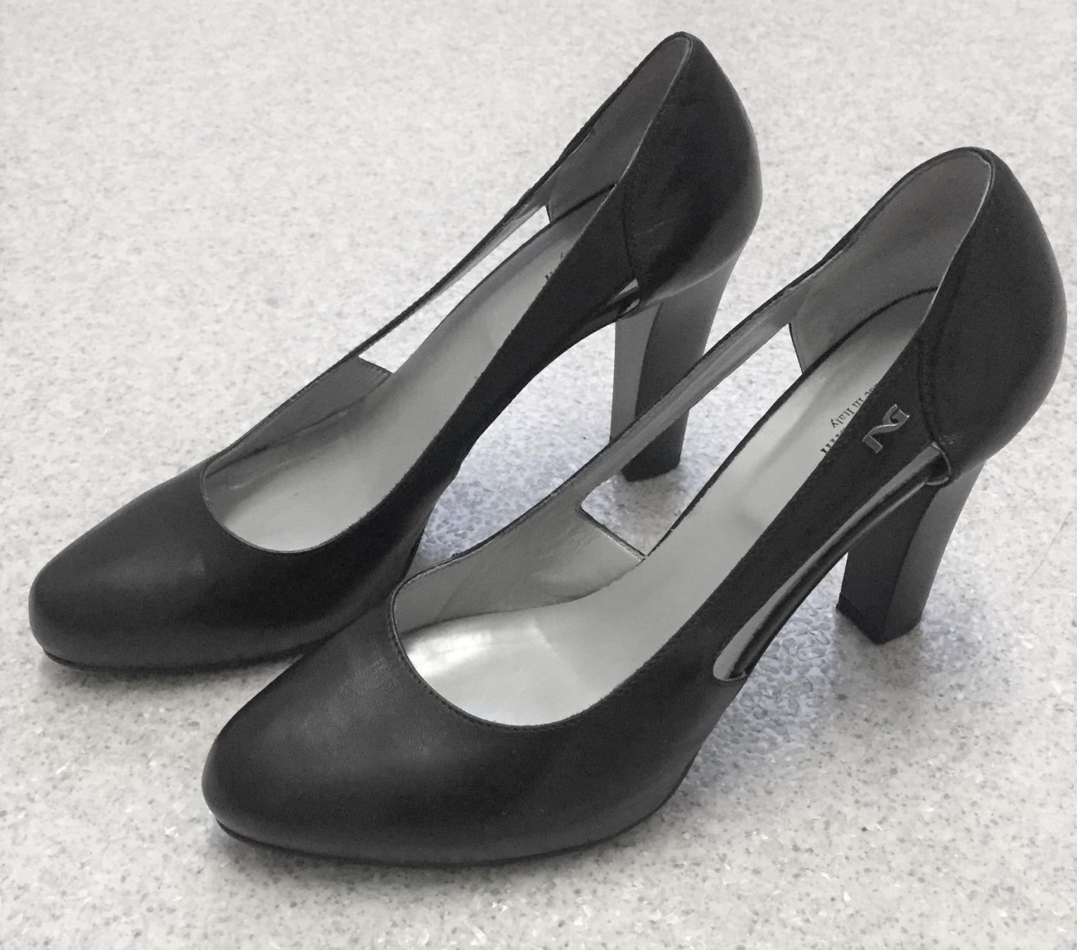 Scarpe da donna: Nero Giardini Pumps – Usato da Meilen venduto da Collinsdegock