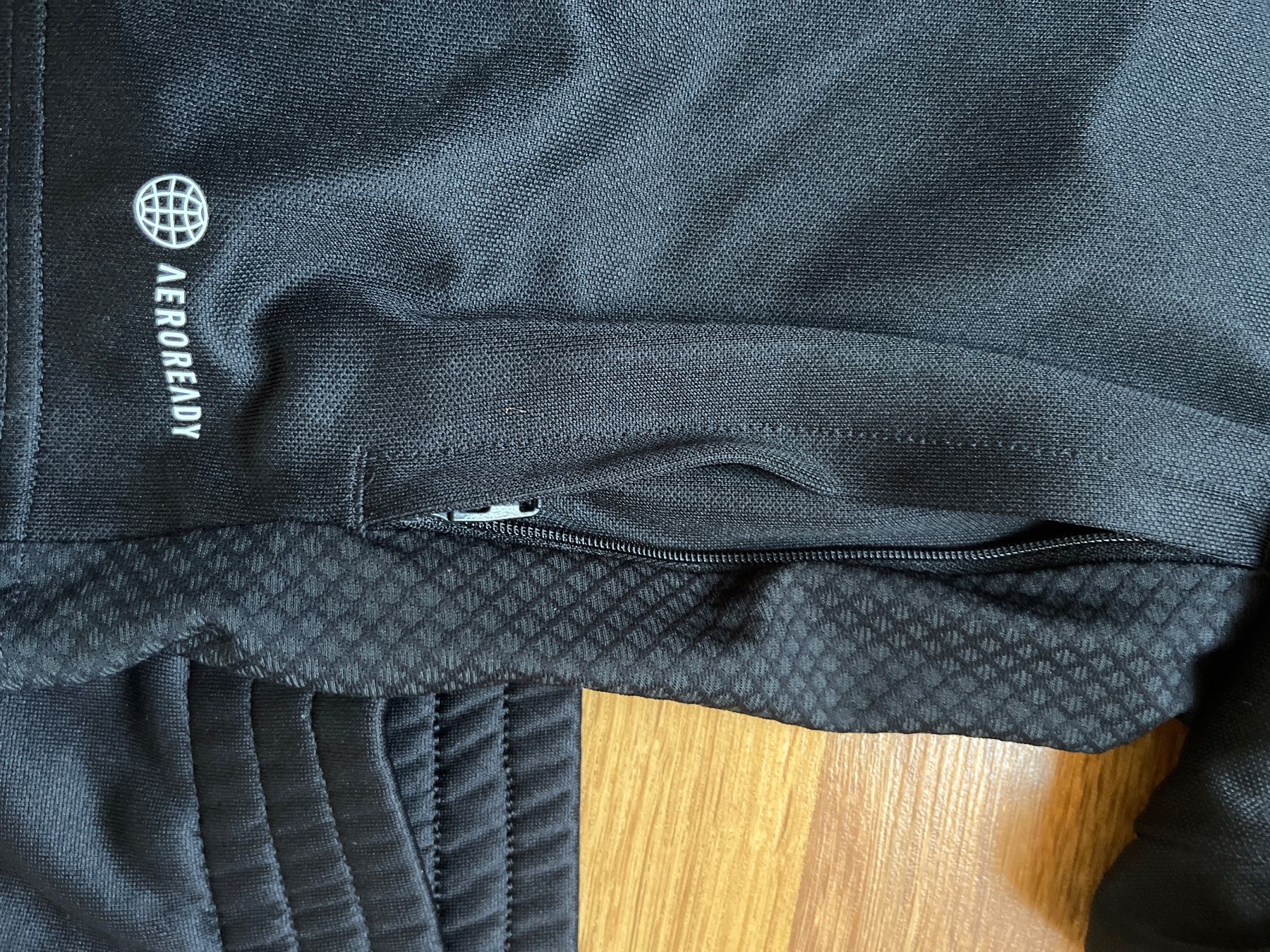 Adidas Lotti & Set di vestiti: Ensemble (Adidas et Old Navy) – Nuovo e nell'imballaggio originale da Genève venduto da fyshbird 3