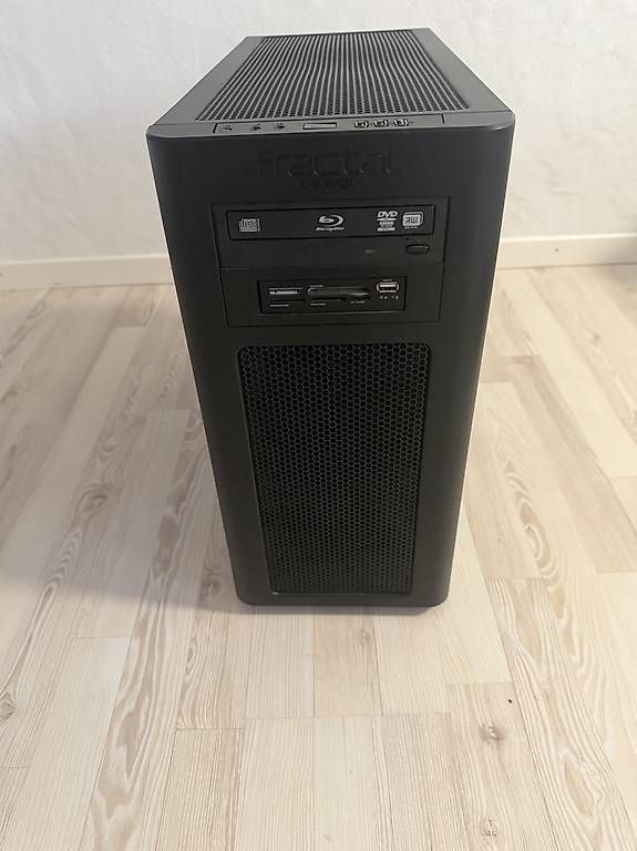 PCs:     Heimserver i7-2600K | 32 GB RAM  – D'occasion à Wettingen par MarekMaj