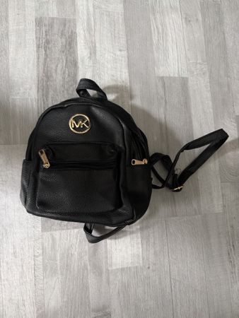 Schwarzer Mini Rucksack - Ideal für den Ausgang! ✨ Top!