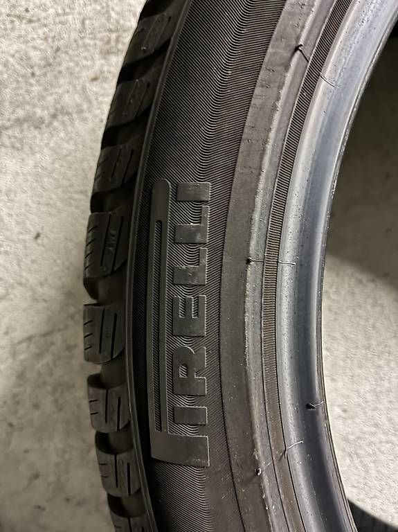 Autres écriture & dessin: Winterreifen Pirelli 225 45 18 – D'occasion à Neuenhof par Gt5.Performance_