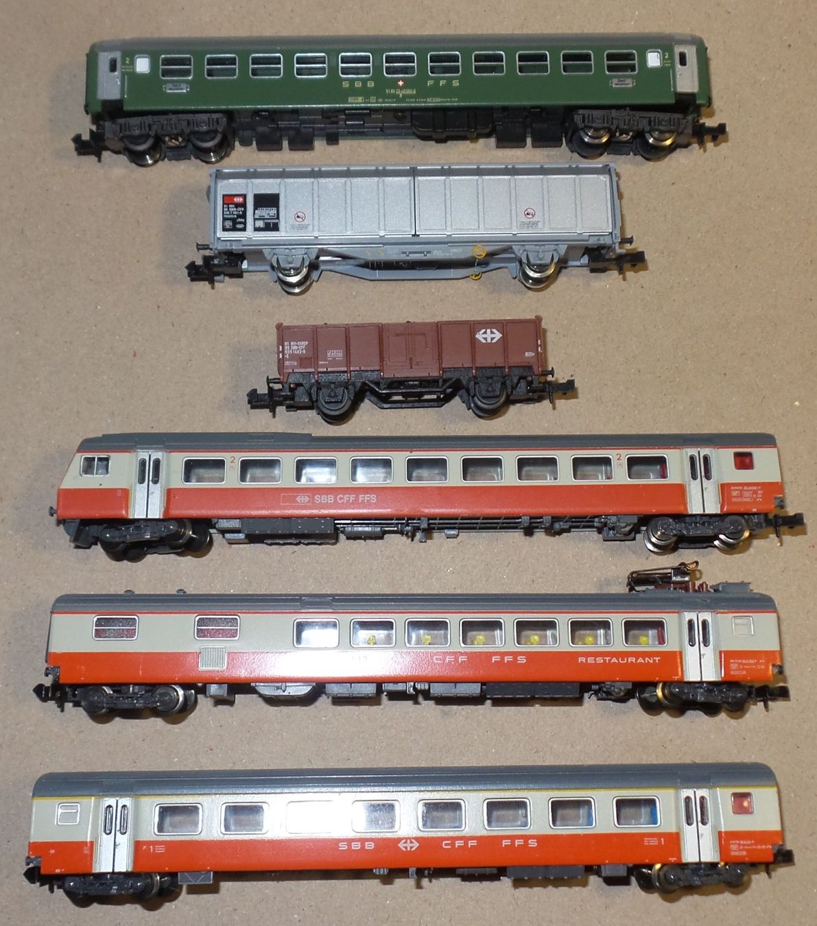 Trix Modelleisenbahnen: Lot 6 wagons divers Trix Minitrix N – Gebraucht aus Bulle von Rockandtoys