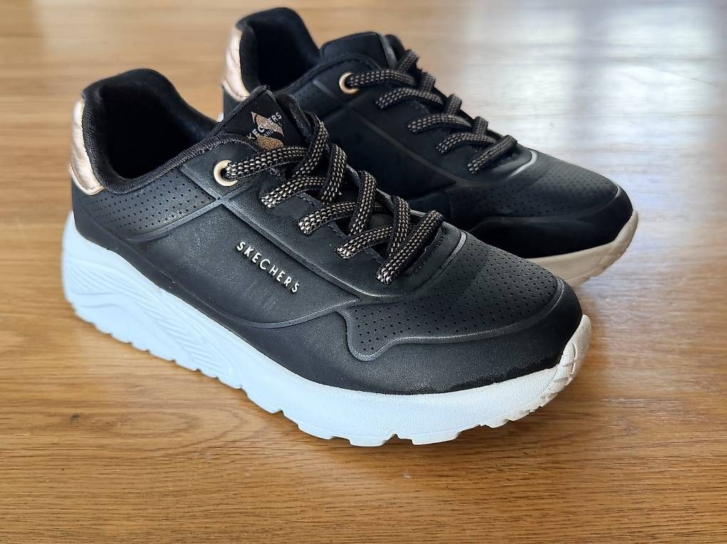 Skechers Chaussures hommes: Skechers Grösse 33 – D'occasion à Gümligen par Sally777