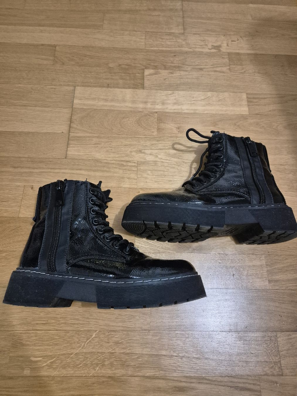 Scarpe da donna: Bottines taille 40 – Nuovo (secondo la descrizione) da BIEL/BIENNE venduto da rac_5tsm
