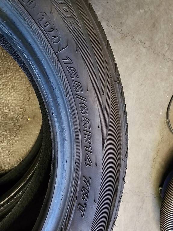 Pneumatici & Ruote complete: 155/65R14 Neuwertig!!!!!! – Usato da Fehraltorf venduto da Werkstatt85 1
