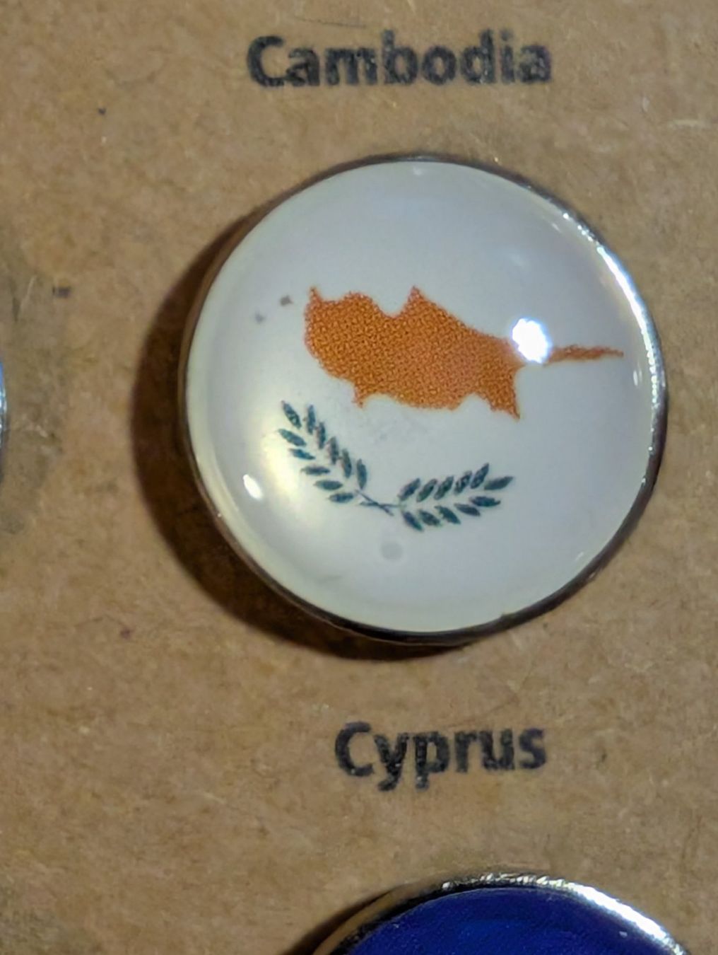Plaketten & Abzeichen: Ansteckpin LW: Länderwappen – Gebraucht aus Oppligen von Pin-Fall-Shop