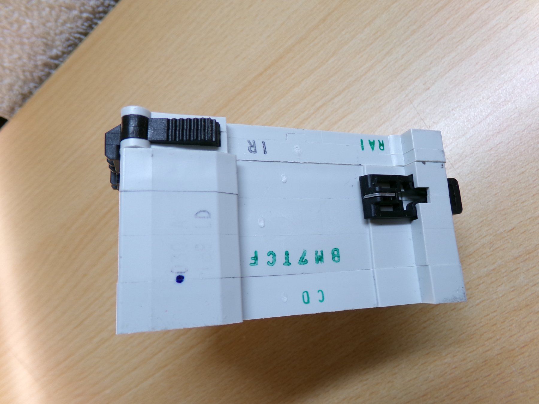 Eaton Interruttori: FI-LS B16 30mA mit HK Eaton – Usato da Hombrechtikon venduto da Maloev17 7