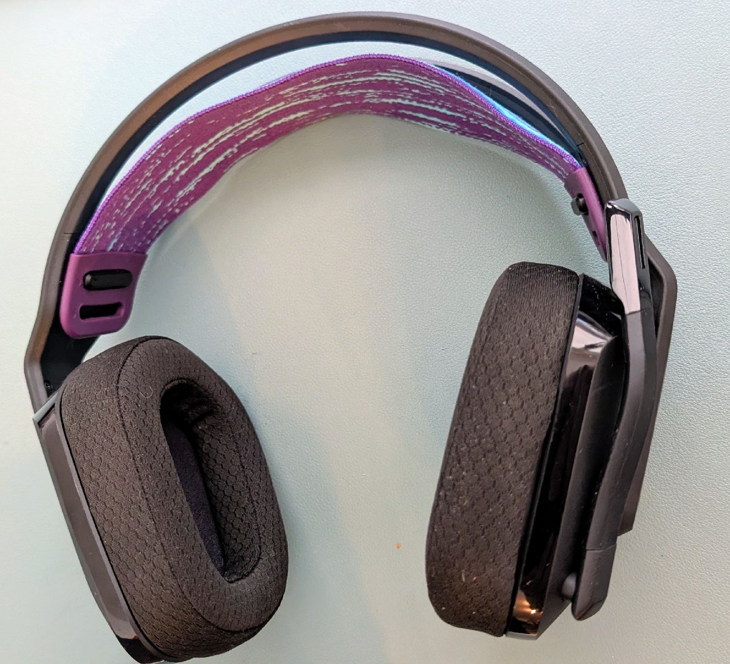 Logitech Kopfhörer: Logitech G535 LIGHTSPEED Wireless Gaming Headset+LED Ständer – Neu (gemäss Beschreibung) aus Zürich von Milk-and-Chicken 6