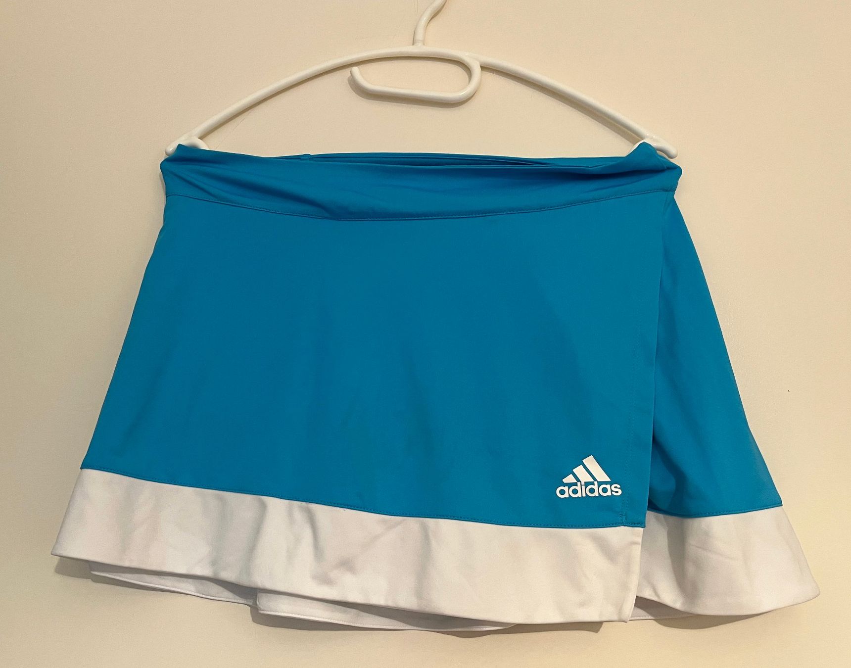 Adidas Röcke: Tennisrock - Grösse 40 – Gebraucht aus Glattbrugg von Ariel012