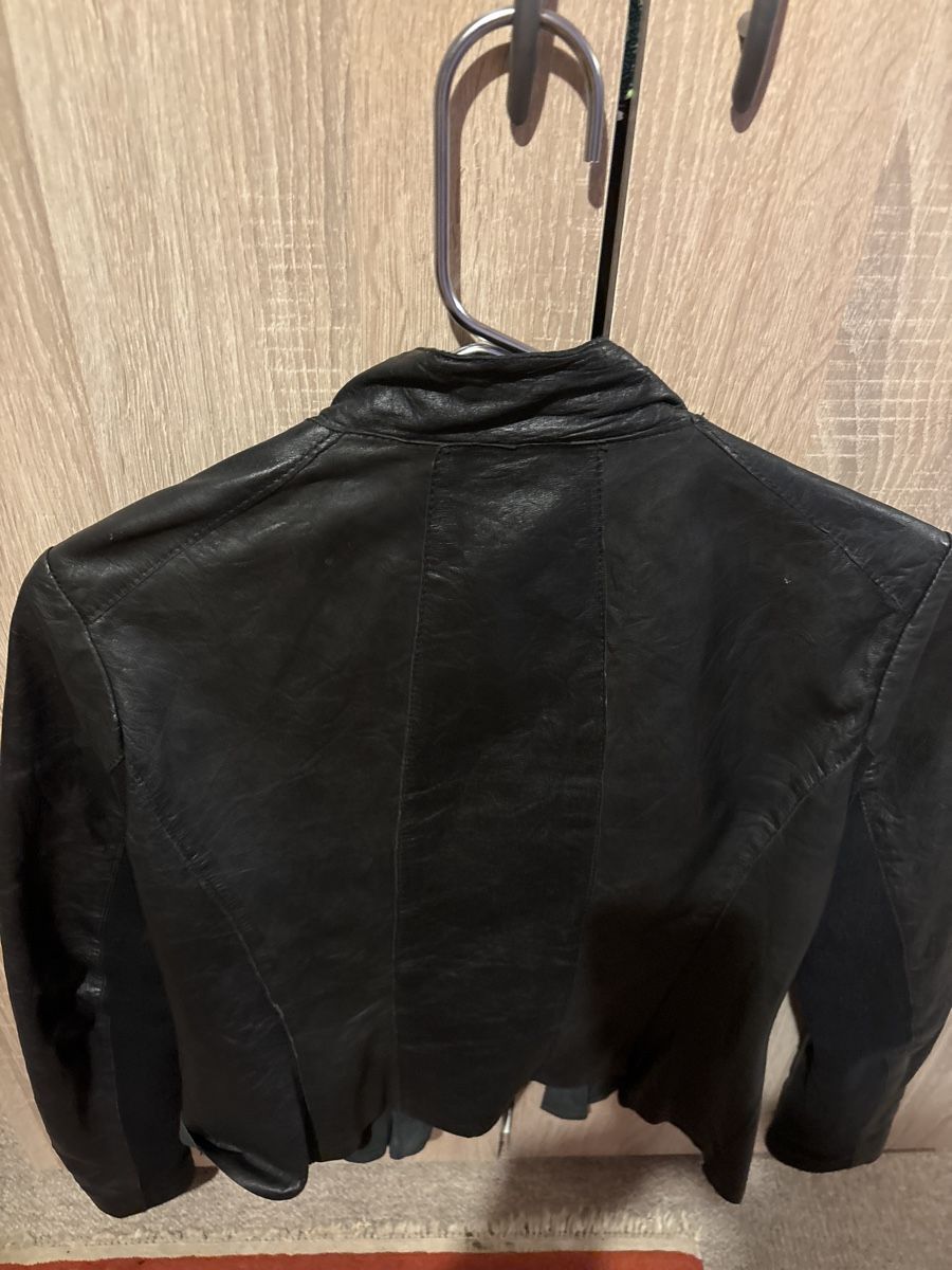 Vestes: Lederjacke schwarz Grösse S – D'occasion à Kaltbrunn par Modern 2