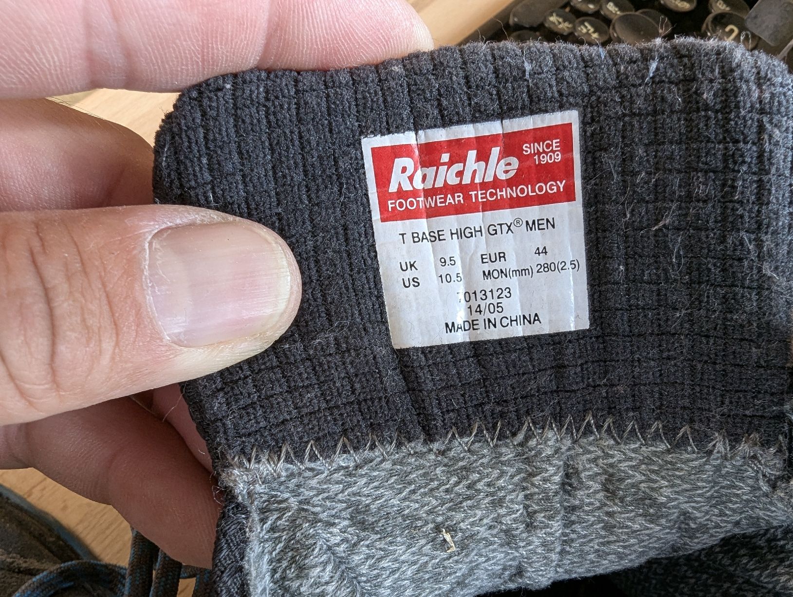 Mammut Scarpe da uomo: Mammut Wanderschuhe schwarz-blau – Usato da Leuzigen venduto da Johannes7 2