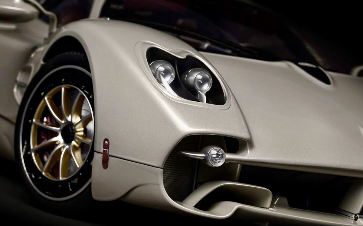 Pocher Modellini d'auto: PAGANI UTOPIA 1:8 GROSSMODELL VON POCHER – Nuovo e nell'imballaggio originale da Erlenbach i. S. venduto da MB-Next-Level 1
