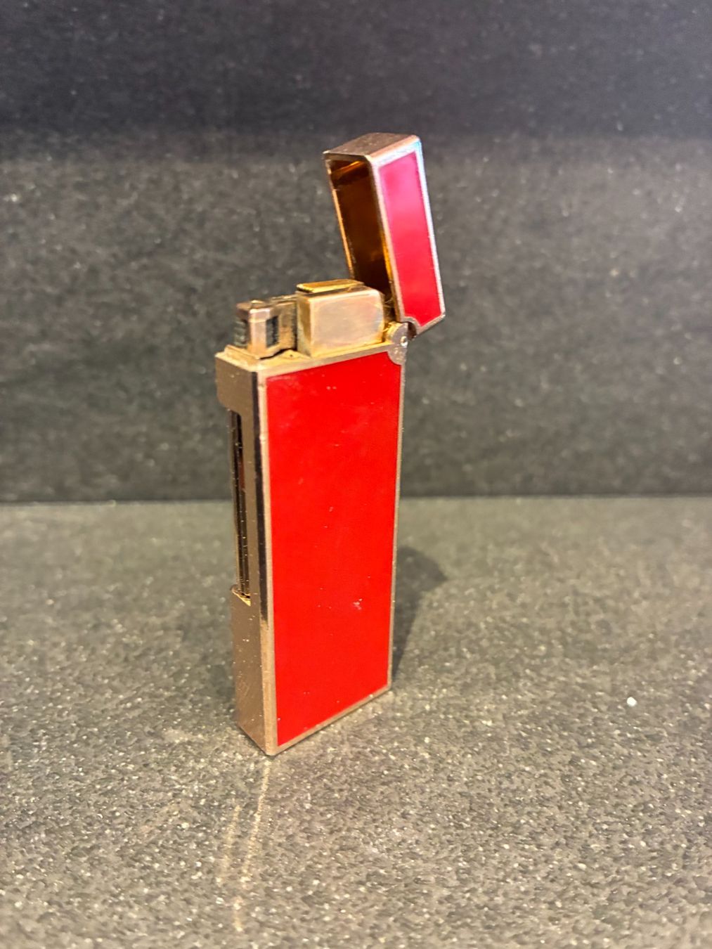 Dunhill Accendini: Très beau briquet laqué Dunhill – Usato da Veyrier venduto da cyr_r7gt