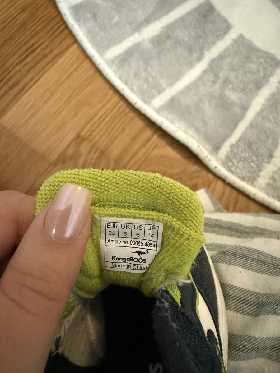 Scarpe per ragazzi: KangaROOS Kinderschuhe, Gr. 22 – Usato da Basel venduto da car_l7yd 2
