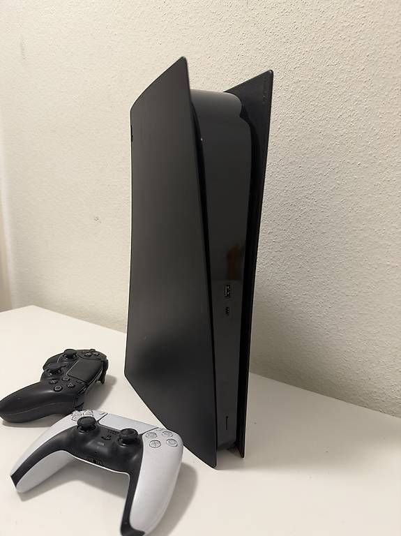 Consoles: PS 5 Digital Edition VB – D'occasion à Basel par Aar0nx5 1