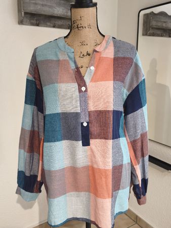 Bluse kariert 100% Polyester Groesse L neuwertig