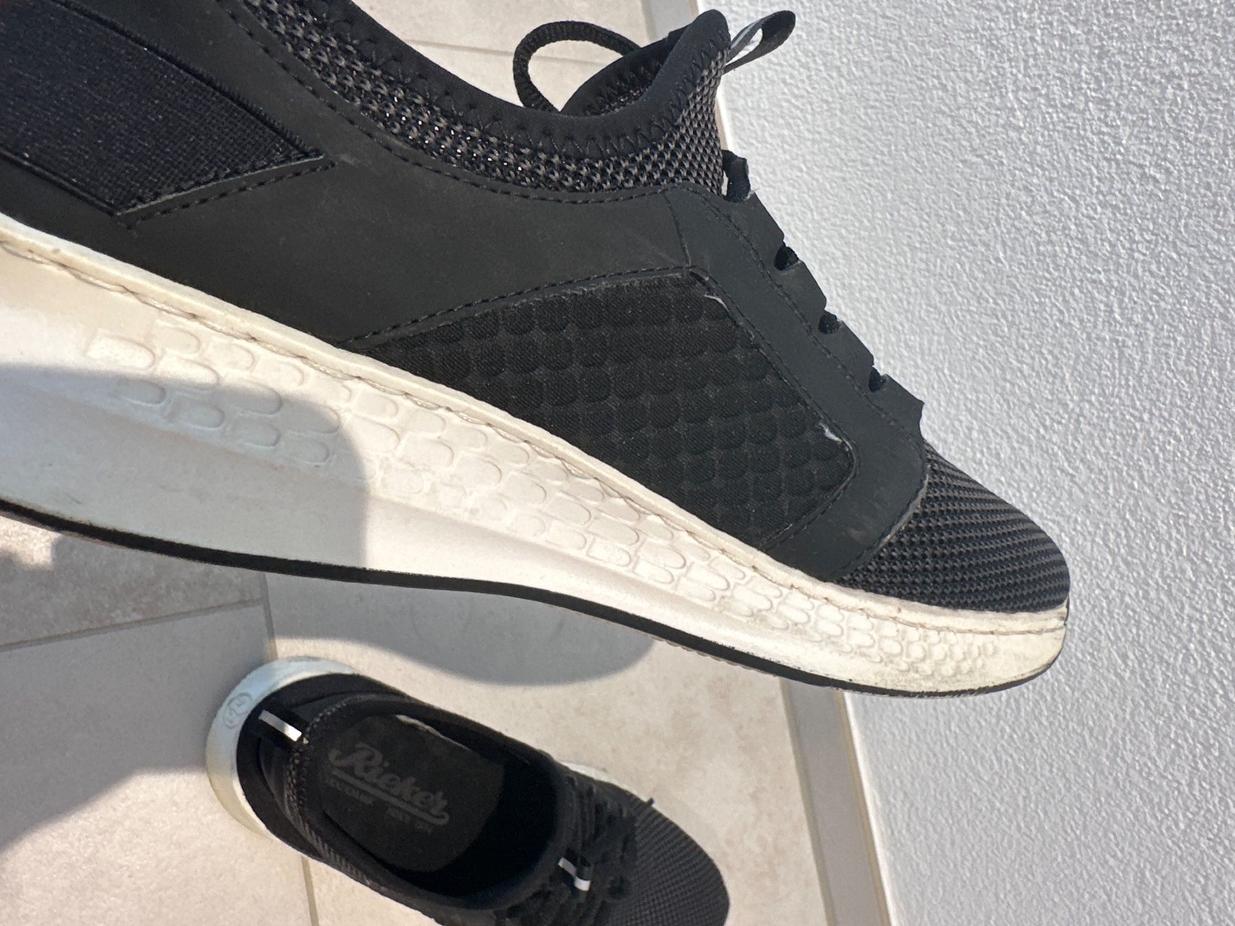 Rieker Scarpe da donna: Rieker Damen Sneaker schwarz – Usato da Zug venduto da Hehe 7