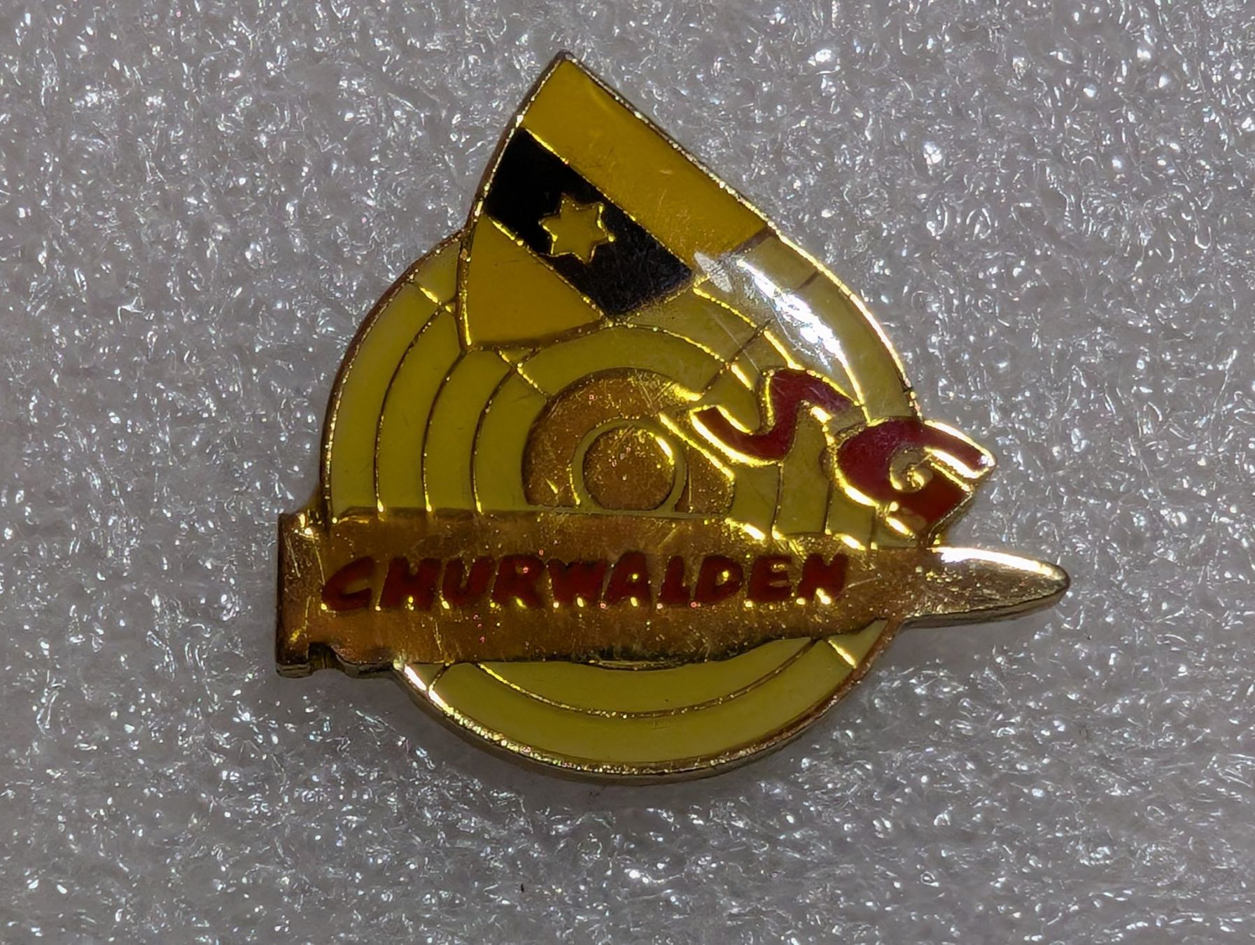 Plaketten & Abzeichen: Ansteckpin 269: SG Churwalden – Gebraucht aus Oppligen von Pin-Fall-Shop