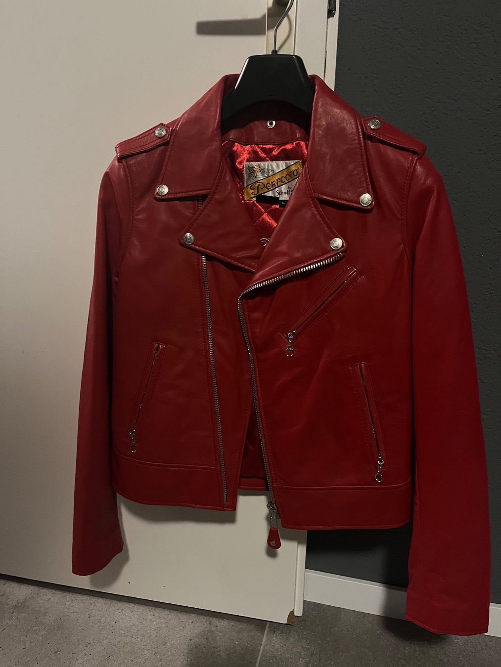 Schott Giacche: Perfecto Schott rouge taille L – Nuovo (secondo la descrizione) da Boudry venduto da Fiona1973