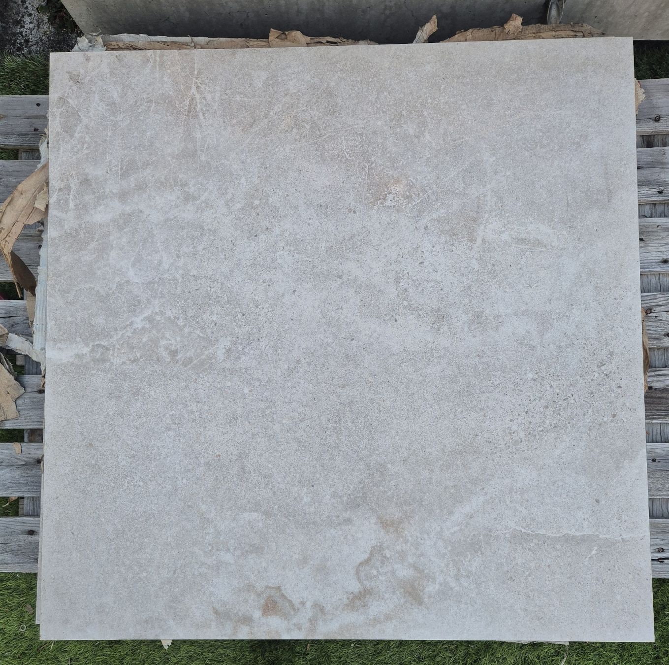 Bodenbeläge: 8 Feinsteinzeug - Platten – Neu (gemäss Beschreibung) aus Boswil von kar_kp7v 1