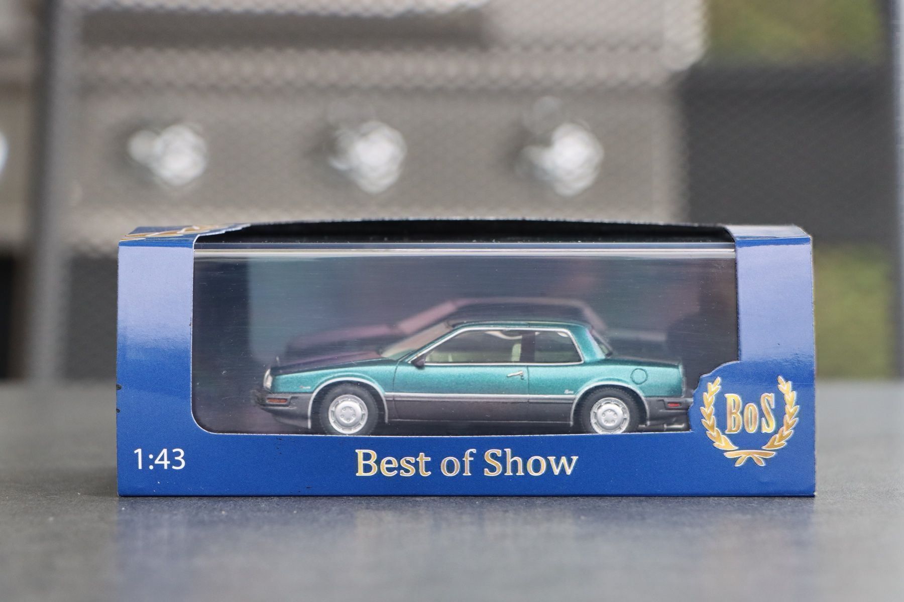 Voitures modèles: Buick Riviera 1988 1:43 BOS Models – Neuf avec emballage d'origine à Bühl b.Aarberg par modelldiecast